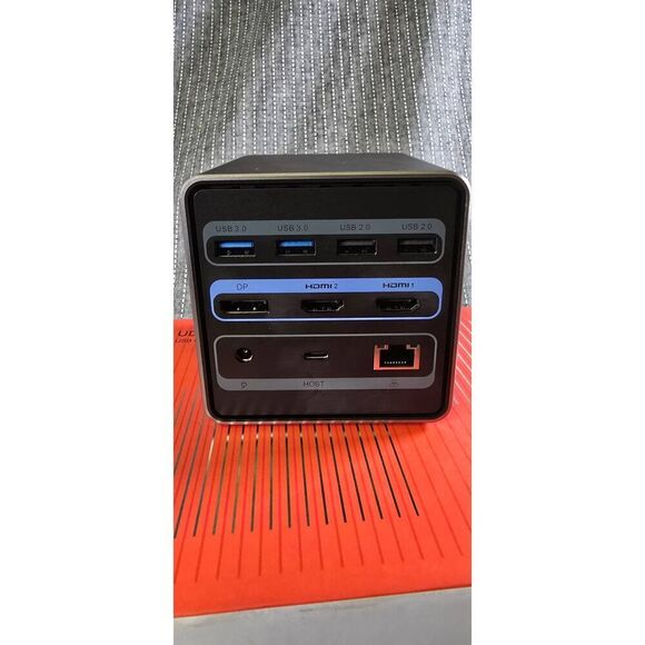TobenONE UDS032 USB C Docking Station. - Picture 4 of 5